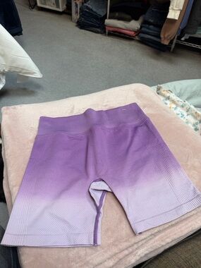 Victoria Secrets Seamless Ombre Purple Women’s High-Waist Bike Shorts Sz M
